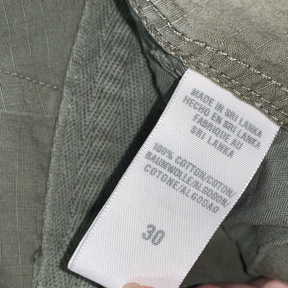 Lucky Brand Army Green Floral Embroidery Capri Pants size 10/30 - Picture 10 of 10